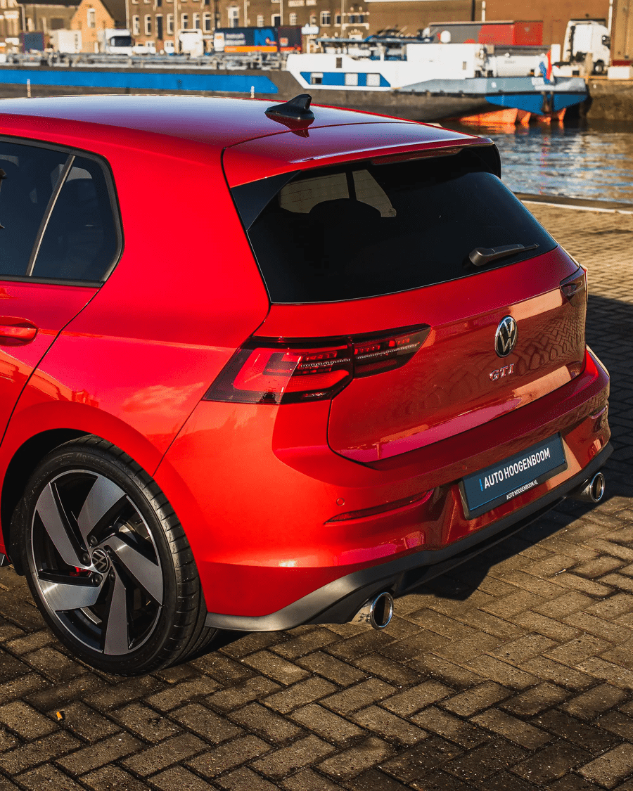 volkswagen-golf-gti-achterkant-auto-hoogenboom