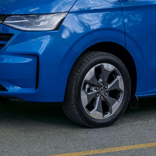 Volkswagen-Bedrijfswagens-Nieuwe-e-Caravelle-25-CS-UK-Velgen