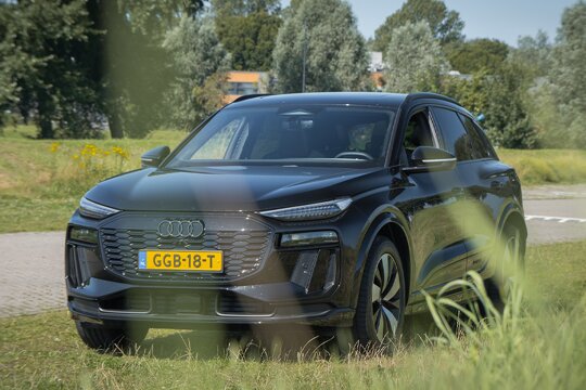 Audi-Q6-e-tron
