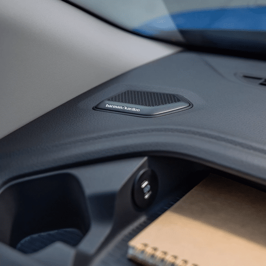 Volkswagen-Bedrijfswagens-Nieuwe-e-Caravelle-25-CS-TC-audiosysteem