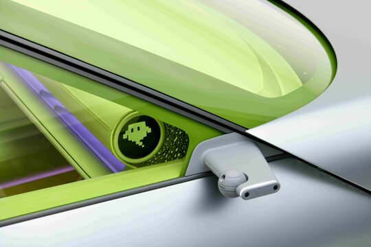 de nieuwe 3 komt met mr pix rondom de auto zoals hier in de zijruit