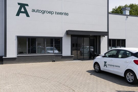 Autogroep Twente Schade buitenkant pand