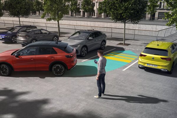 TC1362_T-Roc_remote_park_assist