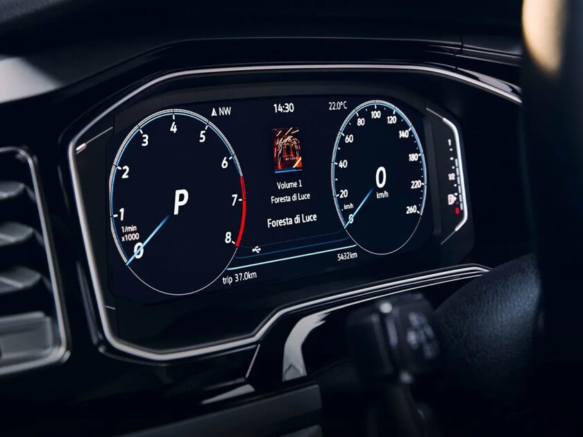 Volkswagen_Polo_interieur_cockpit_responsive_xxl