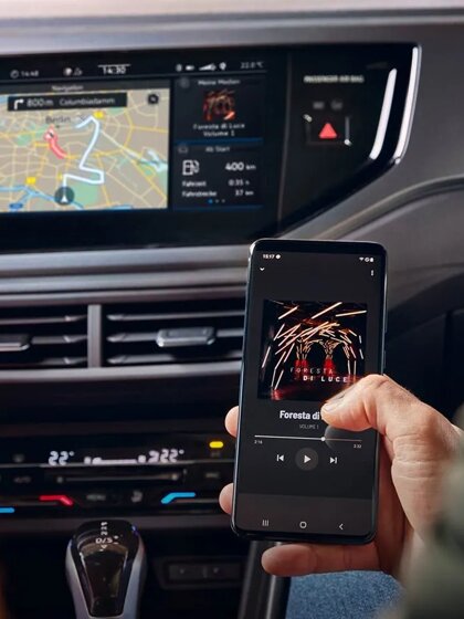 Volkswagen_Polo_interieur_entertainment_responsive_xxl