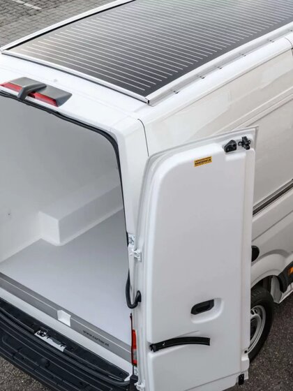 16x9-solar-koelwagen-deuren-open