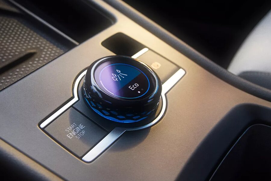 TC1299_T-Roc_drive_experience_button_close