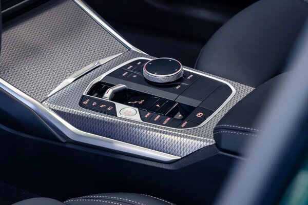 bmw-330e-touring-8.jpg