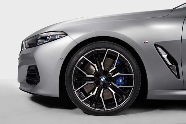 bmw-8-serie-grijs-cabrio-wiel-1520x1014.jpg