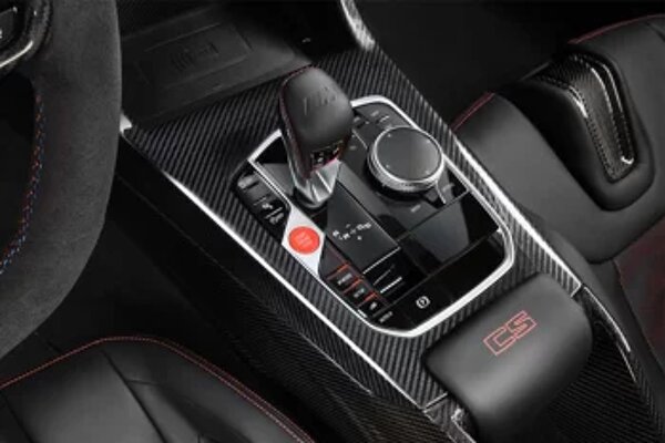 bmw-m4-cs-interieur-middenconsole.jpg