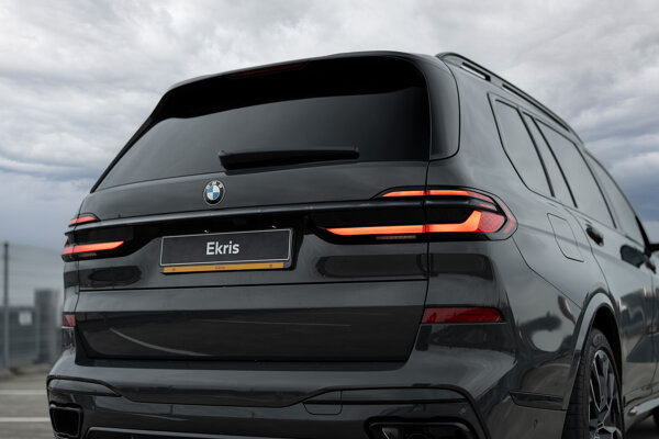 BMW-X7LCI-GRIJS-PARKEERGARAGE-16