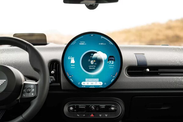 mini-cooper-5-deurs-interieur-oled-display-ekris.jpg