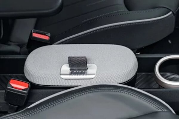 mini-cooper-electric-interieur-opbergvak-ekris.jpg