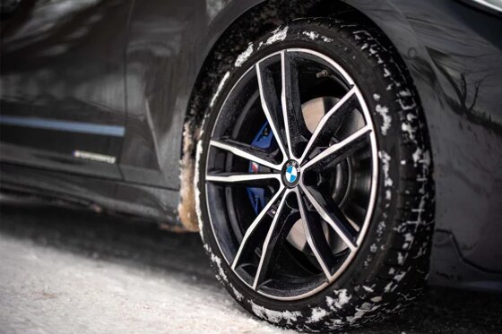 bmw-3-serie-winterbanden-sneeuw.jpg