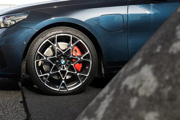 bmw-5-serie-touring-550e-xdrive-13.jpg