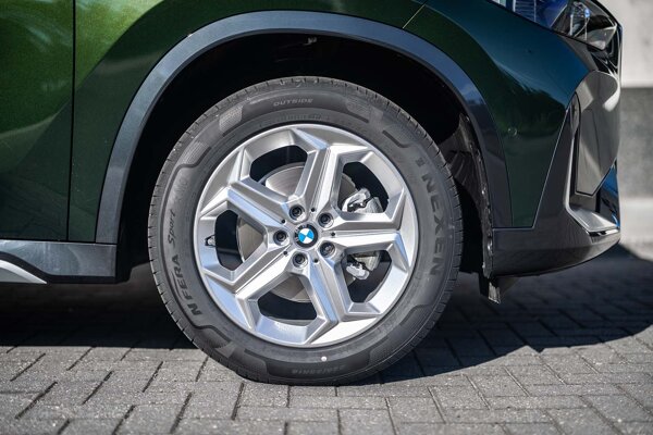 bmw-x1-velg-close-up-ekris