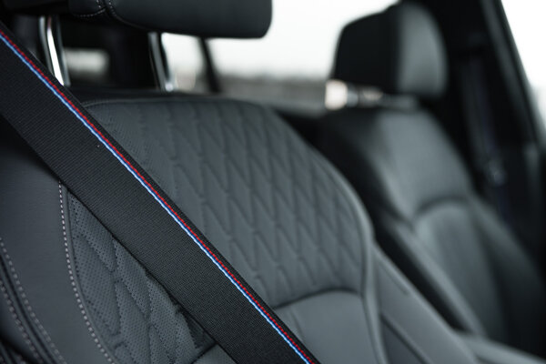 BMW-X7LCI-GRIJS-PARKEERGARAGE-05