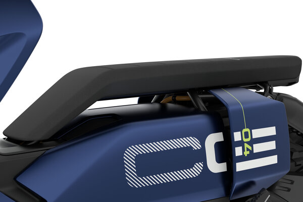 BMW_CE_04_Exterieur_Buddyseat_Ekris