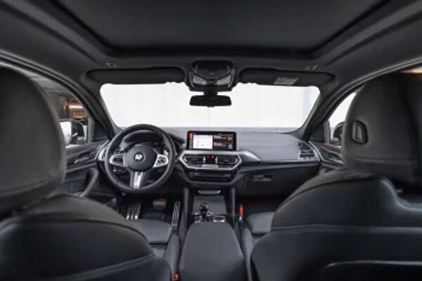 bmw-x4-interieur-cockpit.jpg