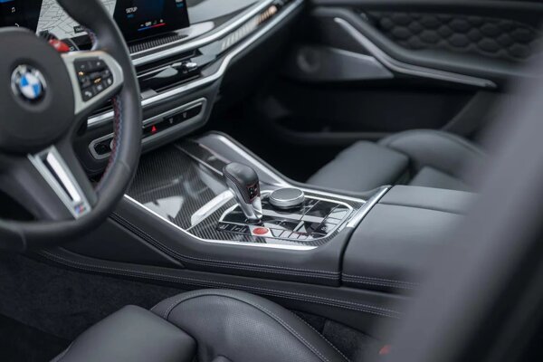 bmw-x5m-interieur-middenconsole-ekris.jpg