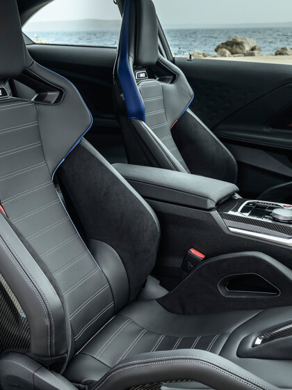P90642586_highRes_the-new-bmw-m2-with-