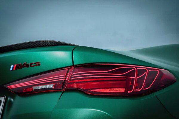 bmw-m4-cs-groen-achterkant-achterlicht.jpg