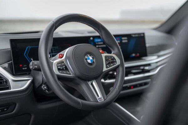 bmw-x5m-interieur-stuur-ekris.jpg-2