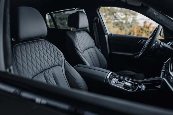 bmw-x6-interieur-voorstoelen-ekris.jpg