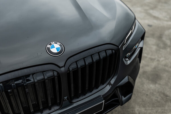 BMW-X7LCI-GRIJS-PARKEERGARAGE-19
