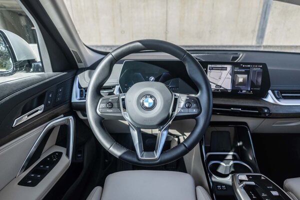 bmw-x1-interieur-multifunctioneel-stuurwiel-ekris
