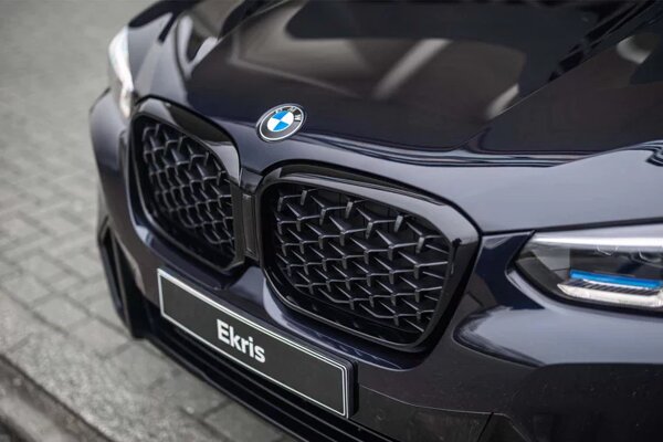 bmw-x4-zwart-nierengrille-zwart-close-up.jpg