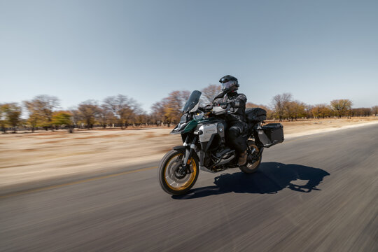 BMW_R_1300_GS_Adventure_Rijdend_Ekris