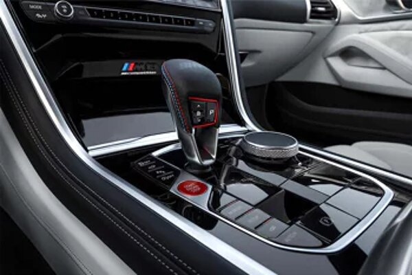 bmw-m8-gran-coupe-interieur-midden-console-1040x694.jpg