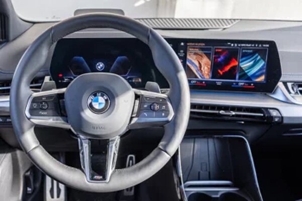 bmw-2-active-tourer-18i-zwart-interieur-dashboard.jpg