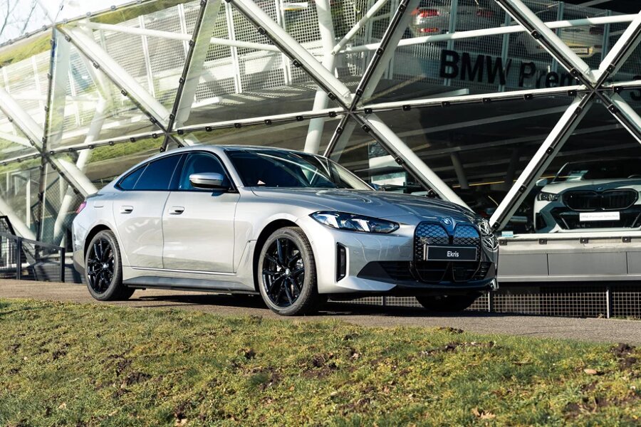 bmw-i4-pure-edition-2