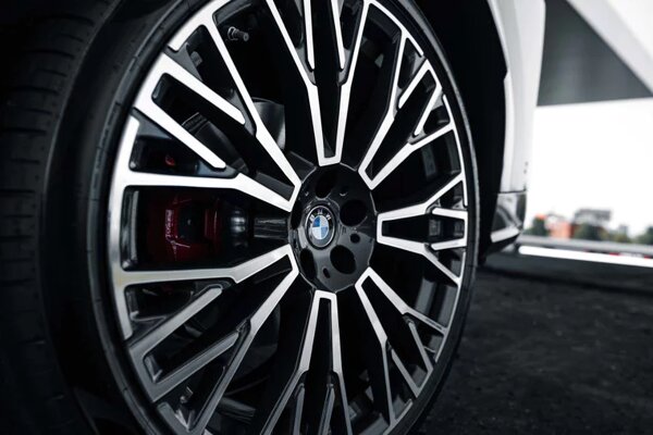 bmw-x6-velg-close-up-ekris.jpg