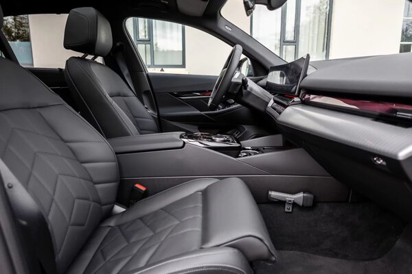 46-get-to-know-bmw-electrisch-i5-denn2319-hdr.jpg