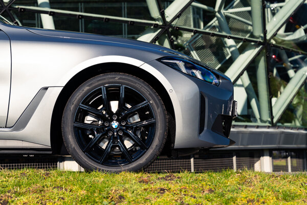 BMW i4 Pure Edition-4