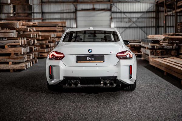bmw-m2-wit-achterkant.jpg