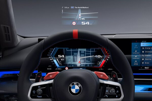 g90_technology_m-head-up-display-3to2