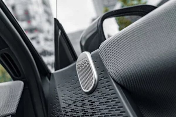 mini-cooper-electric-interieur-harman-kardon-ekris.jpg