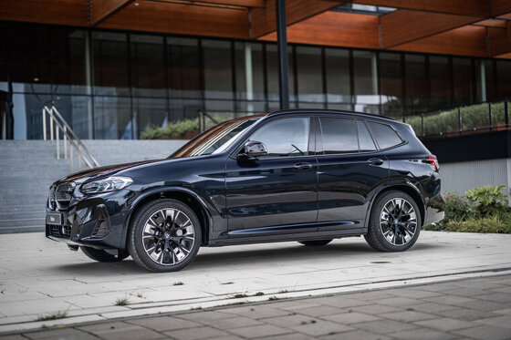 bmw_ix3 - zijaanzicht