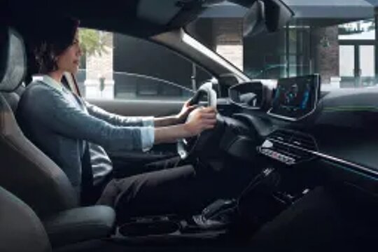 peugeot_e_2008 - op ooghoogte