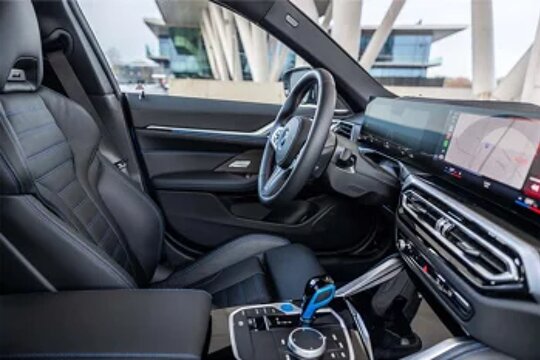 bmw_i4 - vijf zitplaatsen