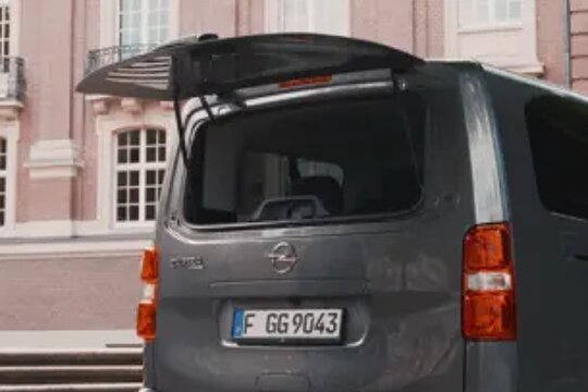 opel_zafira - openslaande achterruit