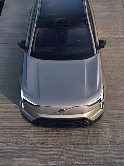 305706_Volvo_EX90