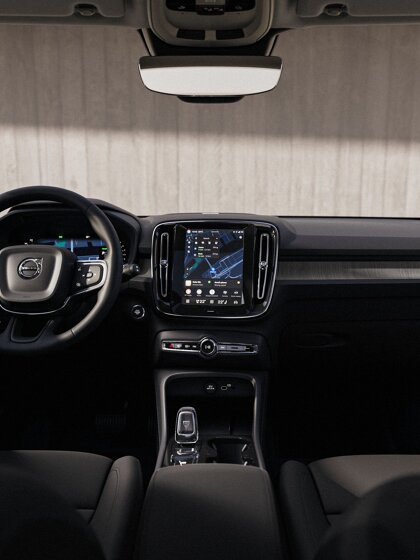 JPG Medium-XC40_MHEV_16x9_Front_cabin_overview_VIS