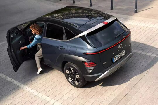 Kleine auto met hoge instap voor senioren
