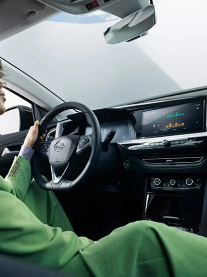 Grandland-plug-in-Hybrid-1-2