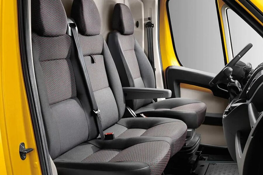 opel-movano-interieur.jpg (2)